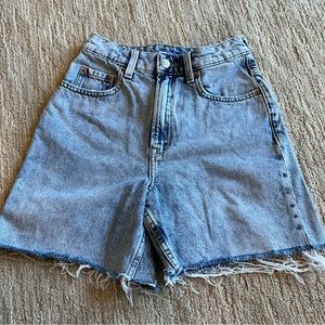 Divided High Waisted Bermuda Shorts